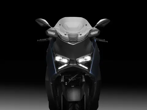 新版雅马哈XMAX300来了，功能依旧强，细节到位，292cc动力够用