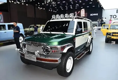 “方盒子”里装大屏！双拼车色、小书包，10.98万起就入手