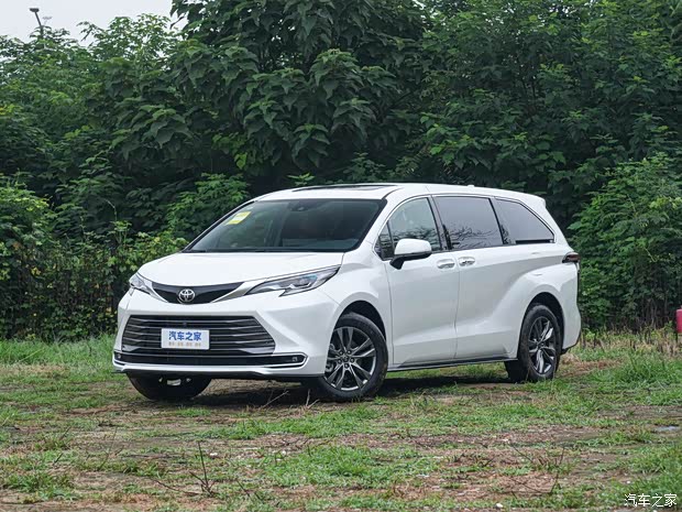 2026款丰田赛那SIENNA上市 起售价32.48万元起 智能化配置提升